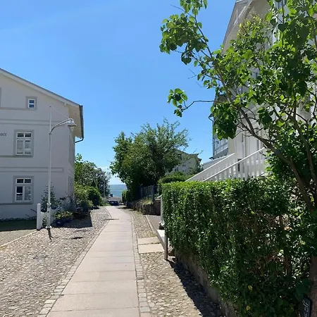 Lejlighed Villa-rosengarten-ferienwohnung-baumhaus-mit-seeblick *