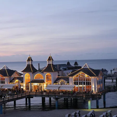 Villa-rosengarten-ferienwohnung-baumhaus-mit-seeblick Apartmán *