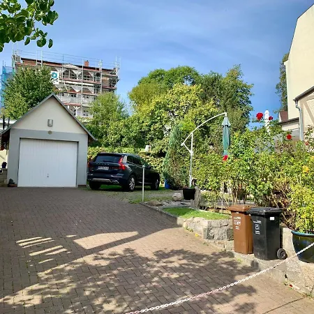 Apartmán Villa-rosengarten-ferienwohnung-baumhaus-mit-seeblick Sassnitz