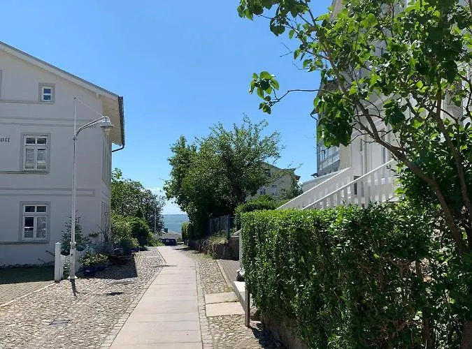 Lejlighed Villa-rosengarten-ferienwohnung-baumhaus-mit-seeblick *