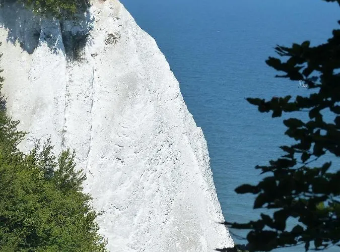 Villa-rosengarten-ferienwohnung-baumhaus-mit-seeblick Lejlighed Sassnitz