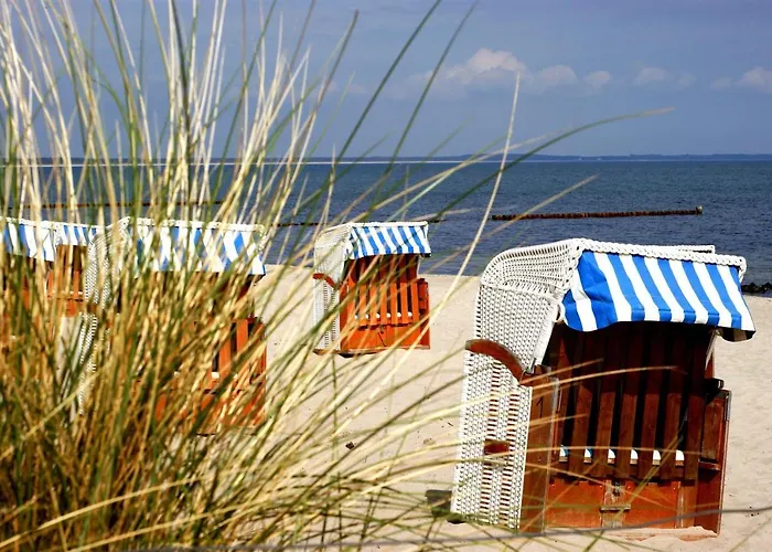Villa-rosengarten-ferienwohnung-baumhaus-mit-seeblick
