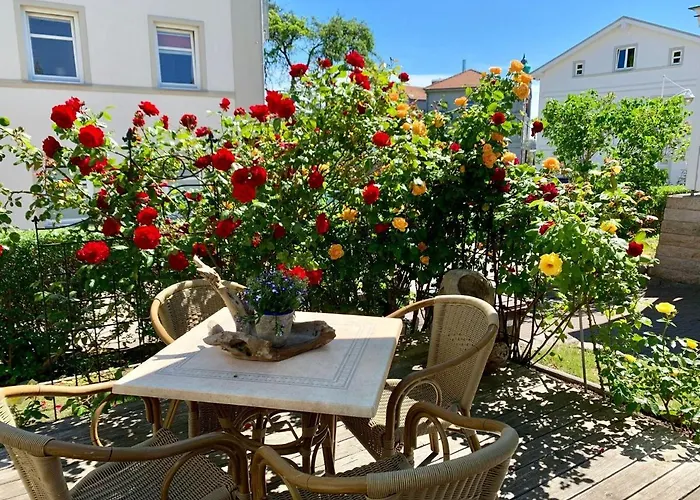 Villa-rosengarten-ferienwohnung-baumhaus-mit-seeblick Lejlighed