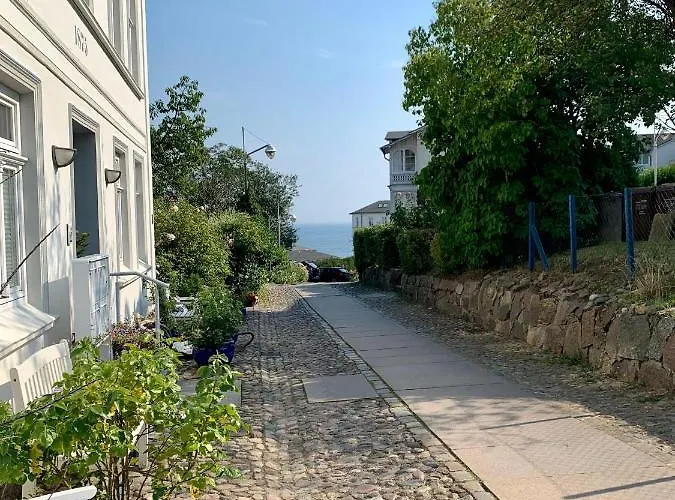 Lejlighed Villa-rosengarten-ferienwohnung-baumhaus-mit-seeblick *